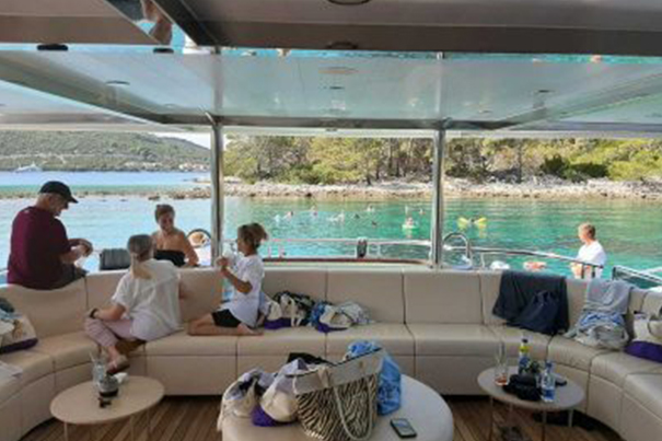 AURELIA-stern-deck-patio-400x300